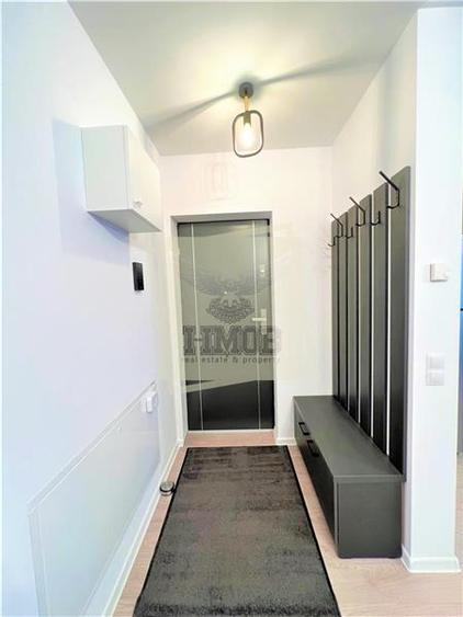 Apartament cu 3 camere semidecomandat, mobilat în Central