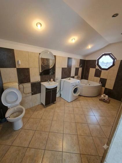 Casă cu 4 camere cu Teren 220 Mp în Craiovei