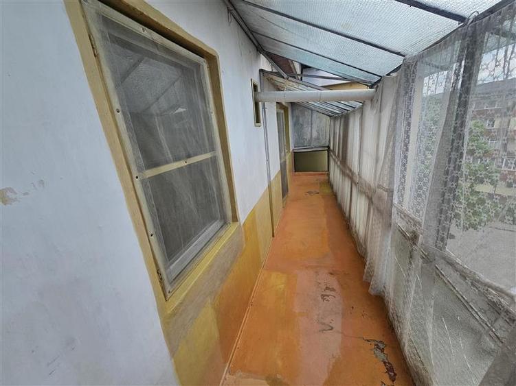 Apartament cu 2 camere decomandat în Micro IV