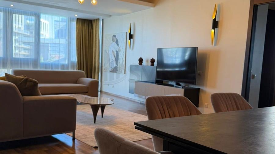 Apartament cu 3 camere semidecomandat, mobilat în Iancu Nicolae