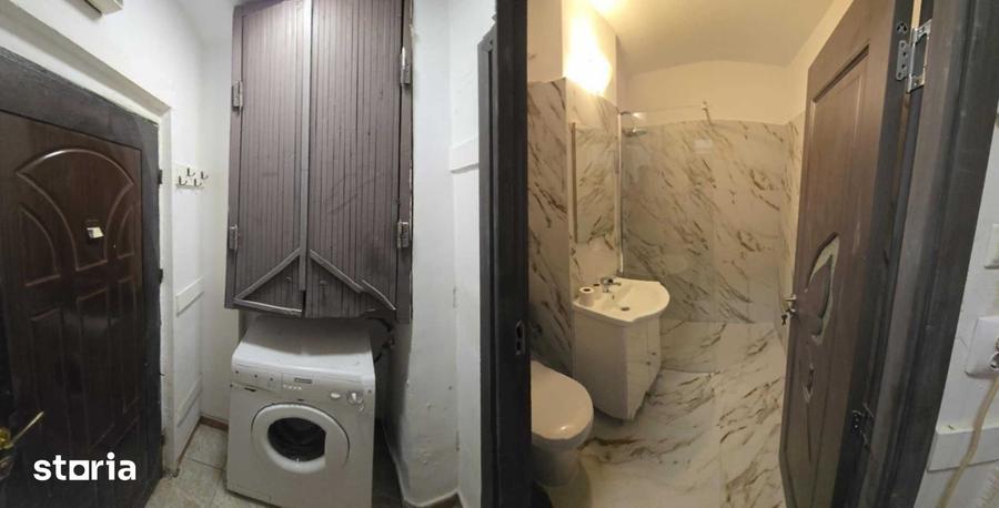 Garsonieră decomandată în Decebal