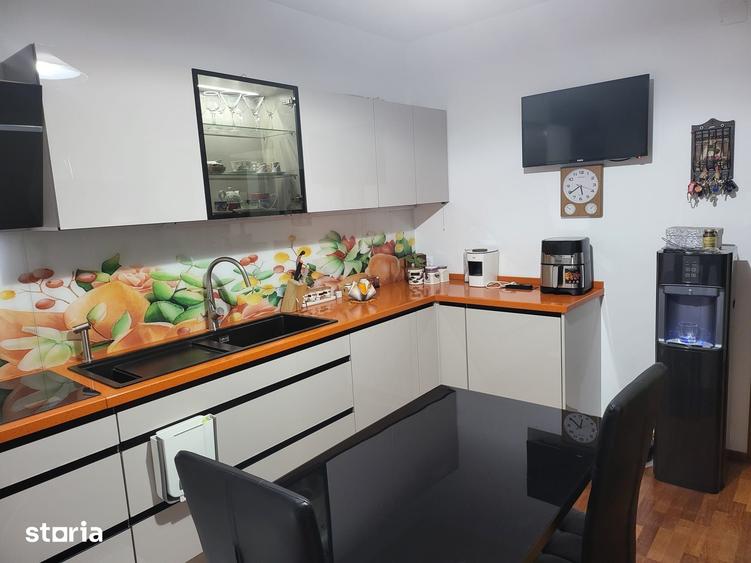 Apartament cu 4 camere în Tei