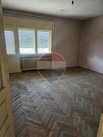 Casă cu 6 camere cu Teren 631 Mp în Ultracentral