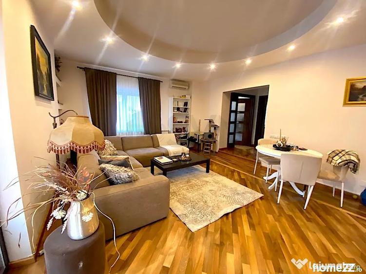 Casă cu 5 camere cu Teren 270 Mp în Dămăroaia