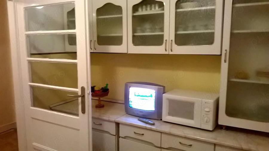 Apartament cu 3 camere semidecomandat în Ultracentral