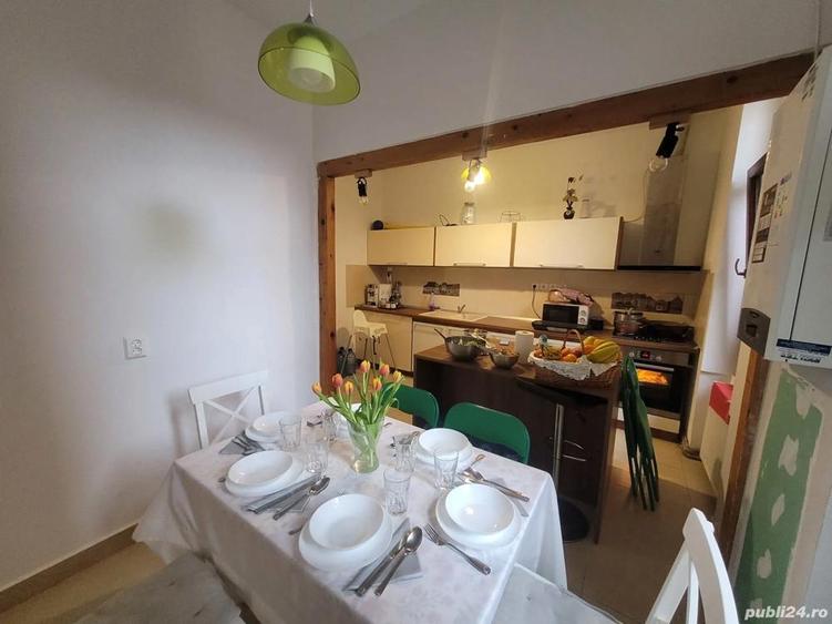 Apartament cu 3 camere semidecomandat în P-ța Maria