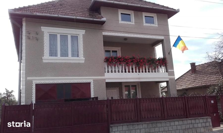 Casă cu 4 camere cu Teren 791 Mp în Bărăbanț