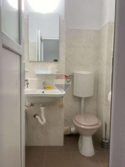 Apartament cu 3 camere decomandat, mobilat în Aurel Vlaicu