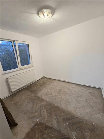 Apartament cu 2 camere semidecomandat în Tomis III