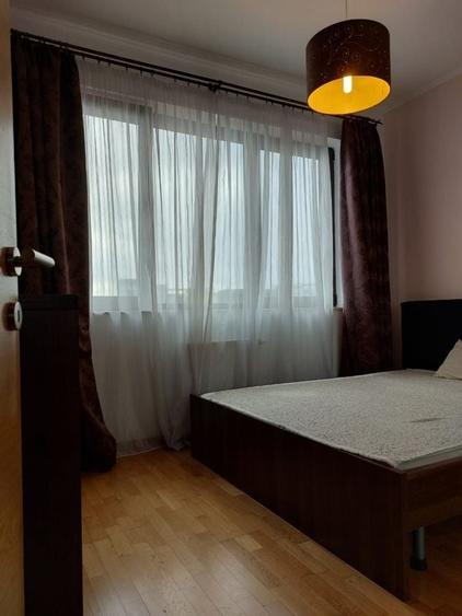 Apartament cu 3 camere decomandat, mobilat în Victoriei