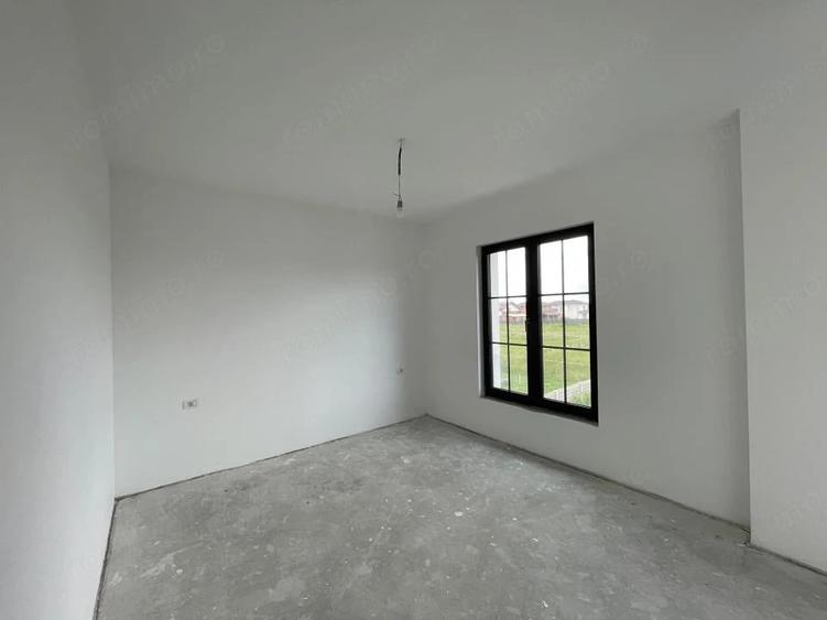Casă cu 5 camere cu Teren 631 Mp în Ghiroda