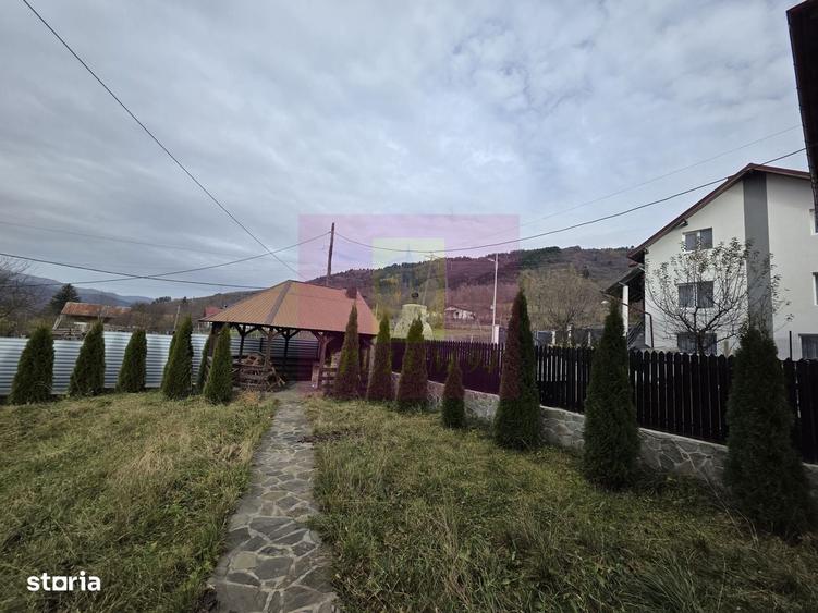 Casă cu 4 camere în Valea Doftanei