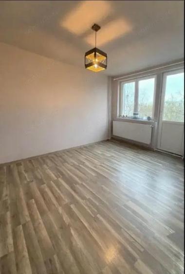 Apartament cu 2 camere decomandat, mobilat în Calea București