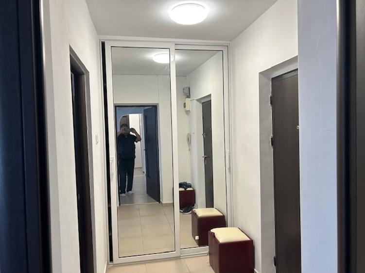 Apartament cu 2 camere decomandat în Arcul de Triumf