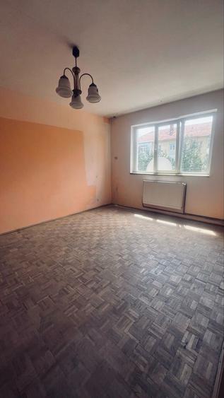 Apartament cu 2 camere decomandat în Coman