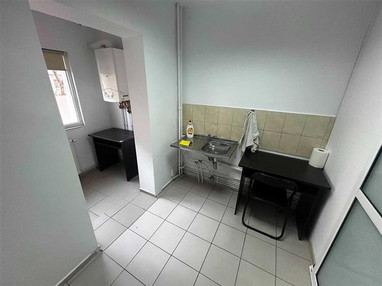 Apartament cu 2 camere semidecomandat în Nicolina