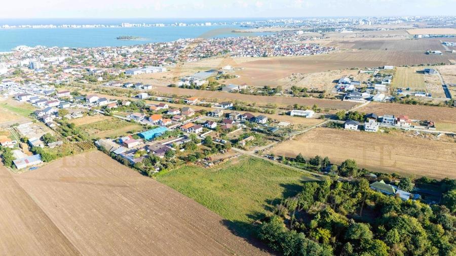 Teren agricol intravilan de 2066 mp, în Central