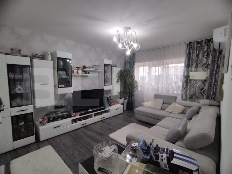 Apartament cu 3 camere decomandat, mobilat în Canta