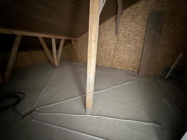 Duplex cu 4 camere cu Canalizare în Central