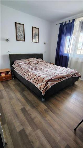 Apartament cu 2 camere semidecomandat, mobilat în Centrul Civic