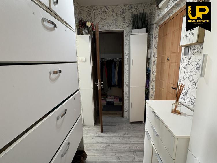 Apartament cu 3 camere semidecomandat, mobilat în Titan