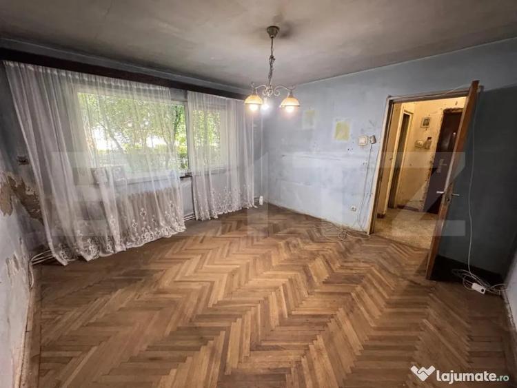Apartament cu 2 camere semidecomandat în Gojdu