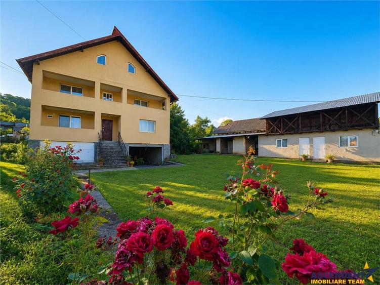 Casă cu 5 camere cu Teren 1917 Mp în Runcu