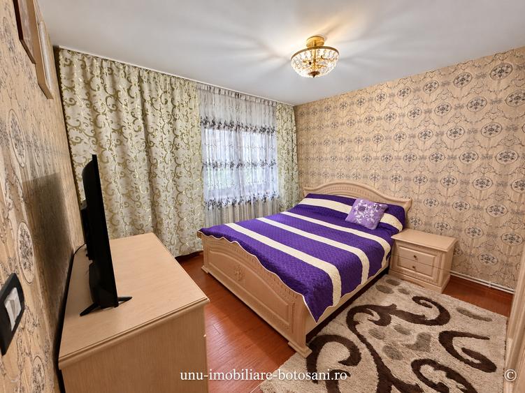 Apartament cu 3 camere decomandat în Central