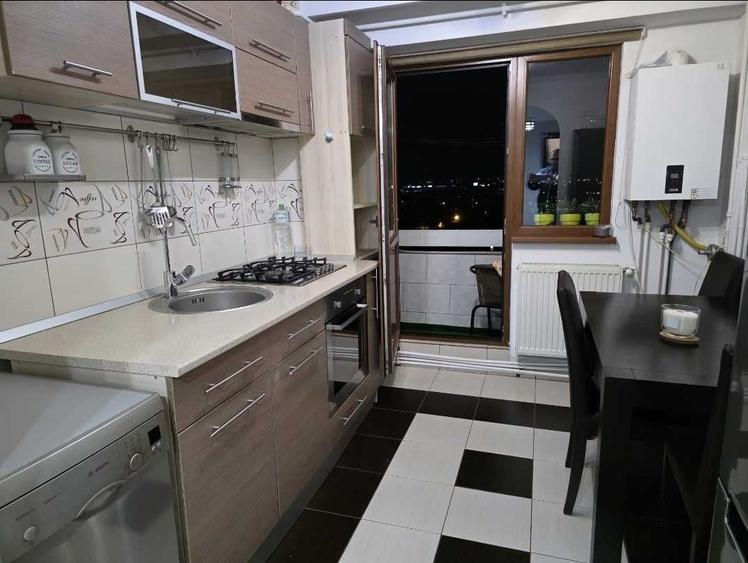 Apartament cu 3 camere decomandat în Central