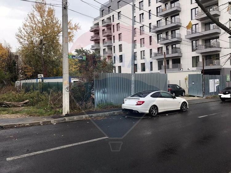 Teren Construcții intravilan de 1383 mp, în Regie