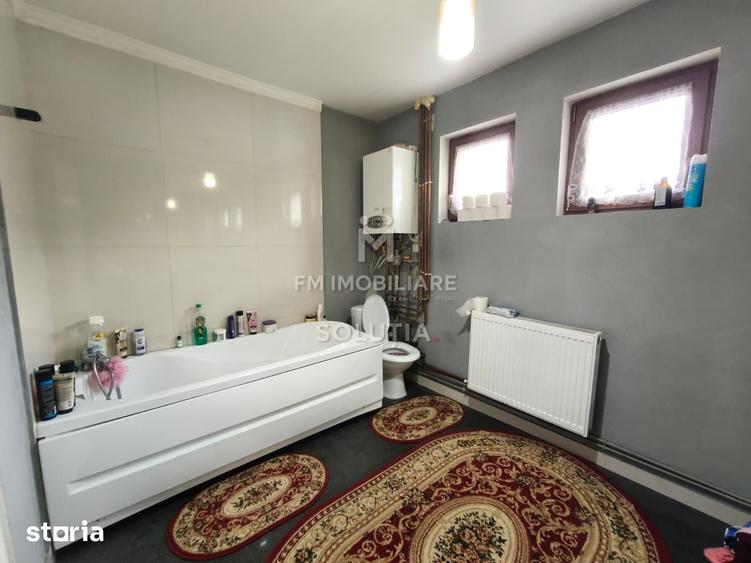 Casă cu 5 camere cu Teren 459 Mp în Recea