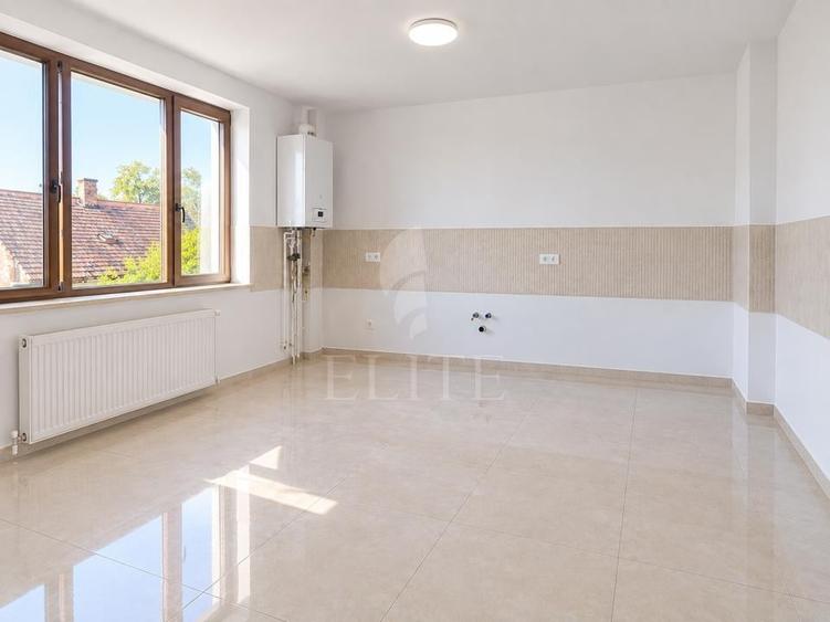Apartament cu 3 camere decomandat în Andrei Mureșanu