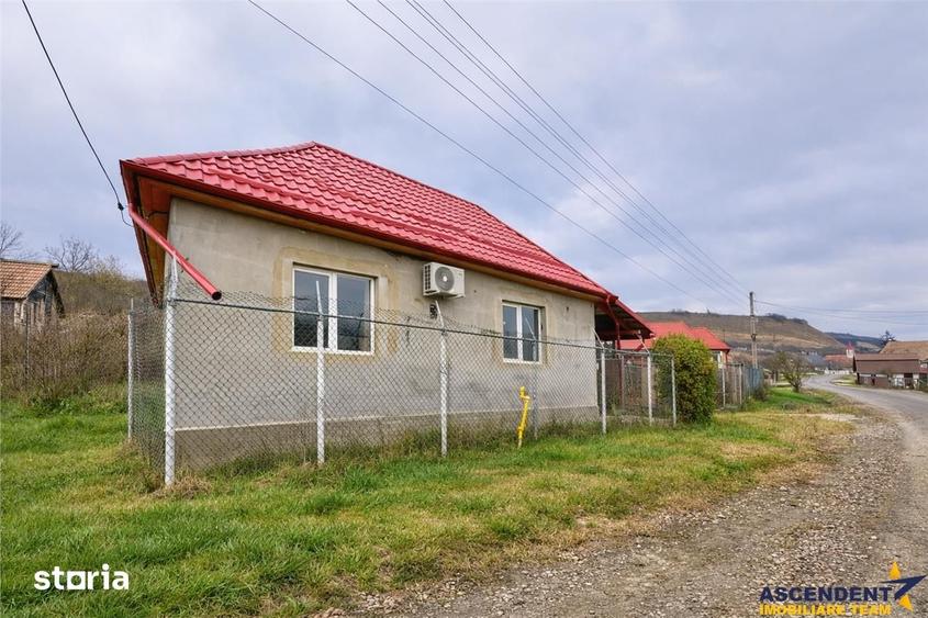Casă cu 3 camere cu Teren 2700 Mp în Sânpaul