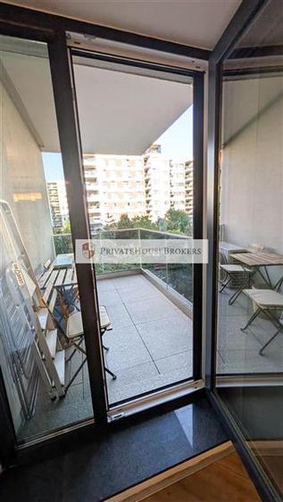 Apartament cu 3 camere semidecomandat, mobilat în Pipera