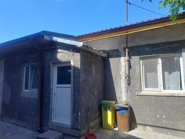 Casă cu 3 camere cu Teren 385 Mp în Central