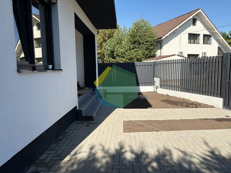 Casă individuală cu 5 camere cu Canalizare în Est
