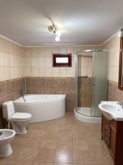 Casă individuală cu 6 camere cu Canalizare în Ciumeghiu