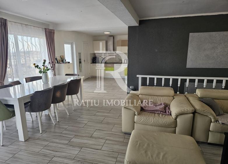 Casă cu 5 camere cu Piscina în Călugareni