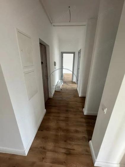 Apartament cu 3 camere decomandat în Sud