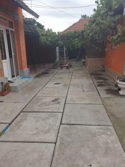 Casă cu 4 camere în Gurba