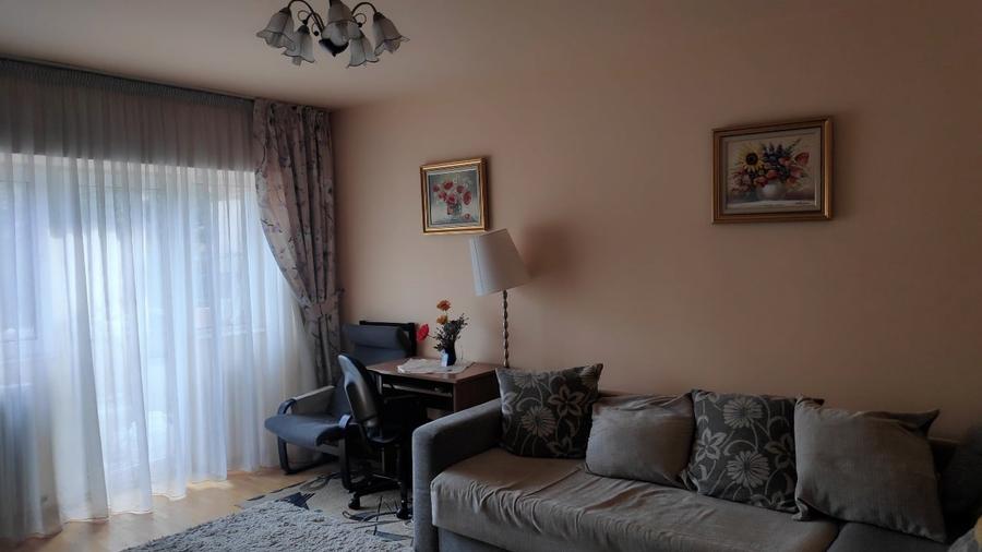 Apartament cu 2 camere decomandat, mobilat în Podul de Fier
