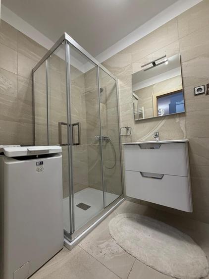 Apartament cu 3 camere semidecomandat, mobilat în Gheorgheni