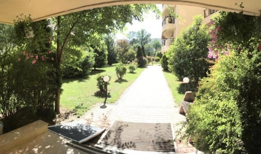 Apartament cu 3 camere în Barbu Văcărescu