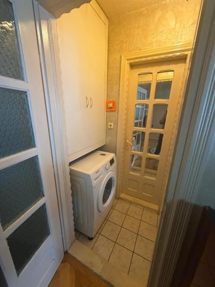 Apartament cu 3 camere semidecomandat, mobilat în Craiovița Nouă
