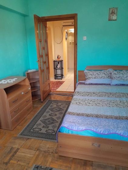 Apartament cu 3 camere decomandat în Brăilei