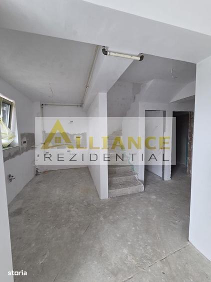 Casă cu 4 camere în Ciupercenii Noi