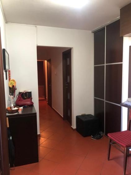 Apartament cu 3 camere decomandat, mobilat în Gorjului
