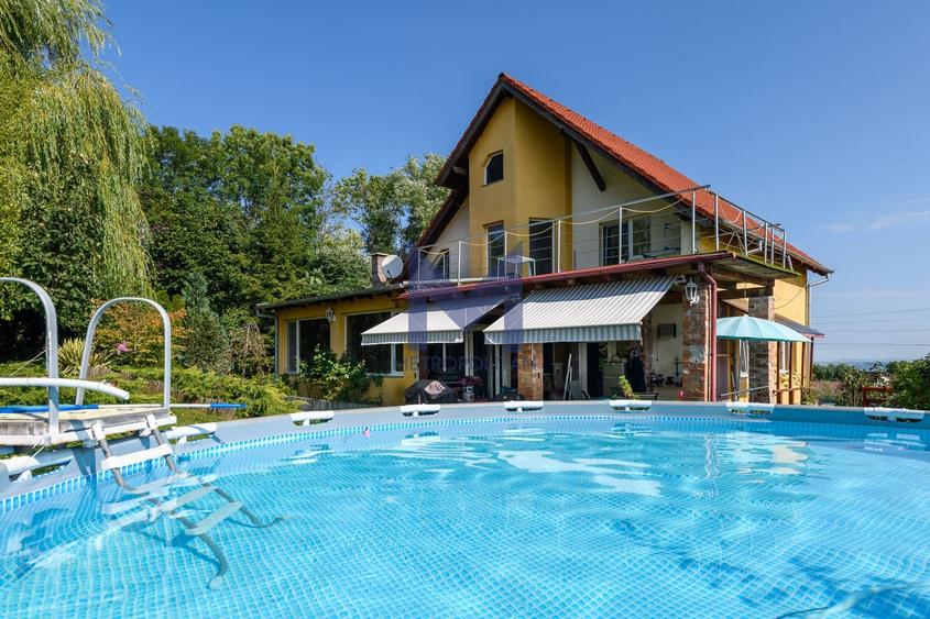 Casă individuală cu 4 camere cu Canalizare în Feleacu