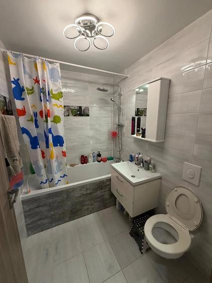 Apartament cu 3 camere decomandat în Împăratul Traian