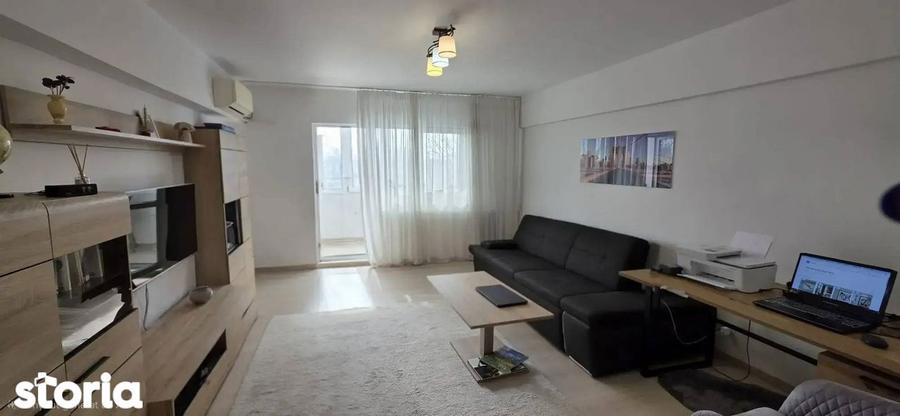 Apartament cu 3 camere decomandat, mobilat în Băneasa